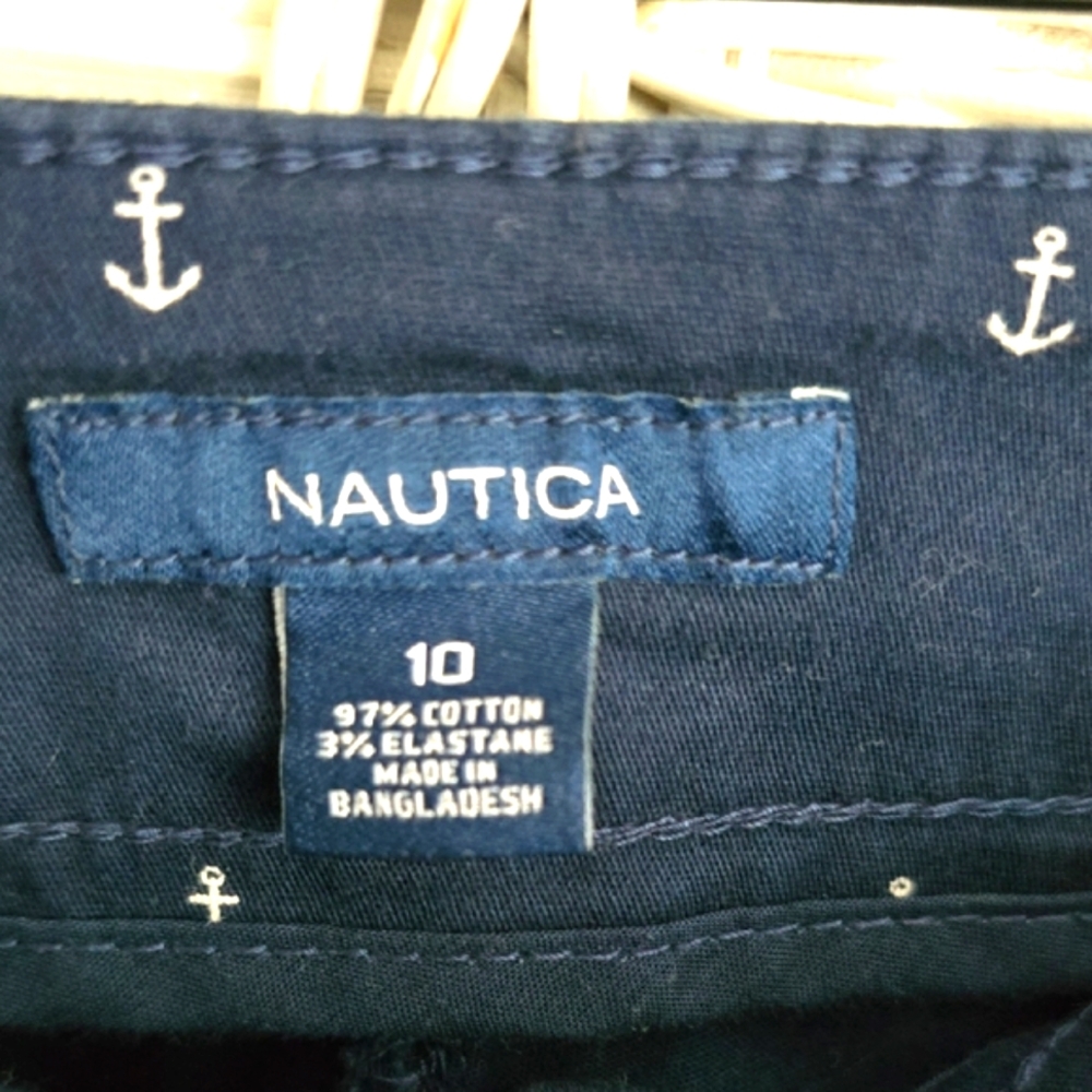 Nautica Blue Bermuda Shorts with Nautical Anchor Print EUC - Picture 2 of 4
